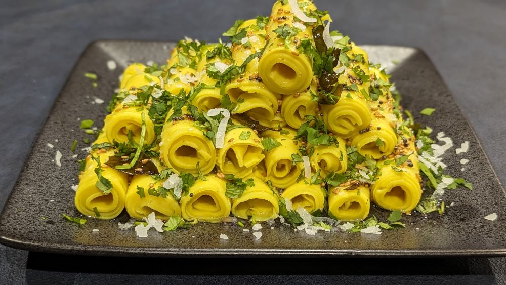 Khandvi (Patuli or Suralichi Vadi)